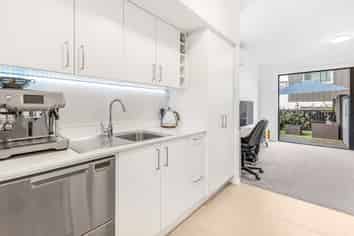 2 Hononga Lane, Northcote