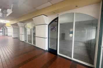 High-Profile Edgeware Road Tenancy Available