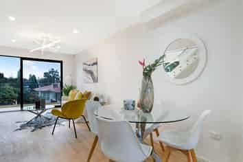 8/1 Waters Place, New Lynn