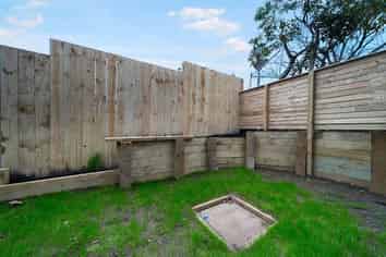 8/1 Waters Place, New Lynn