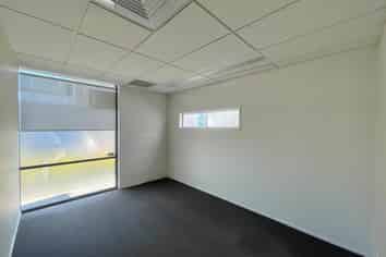 Quality Ground Floor Office close to Motorway