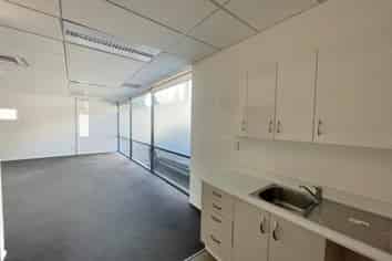 Quality Ground Floor Office close to Motorway