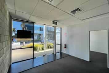 Quality Ground Floor Office close to Motorway