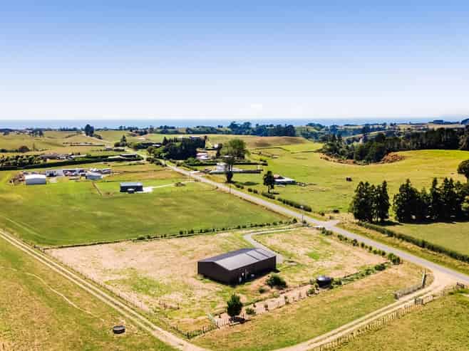 240 Ohanga Road, Onaero