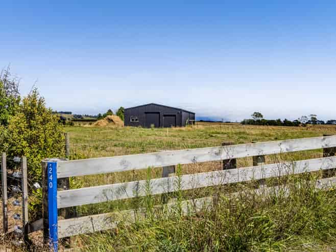 240 Ohanga Road, Onaero