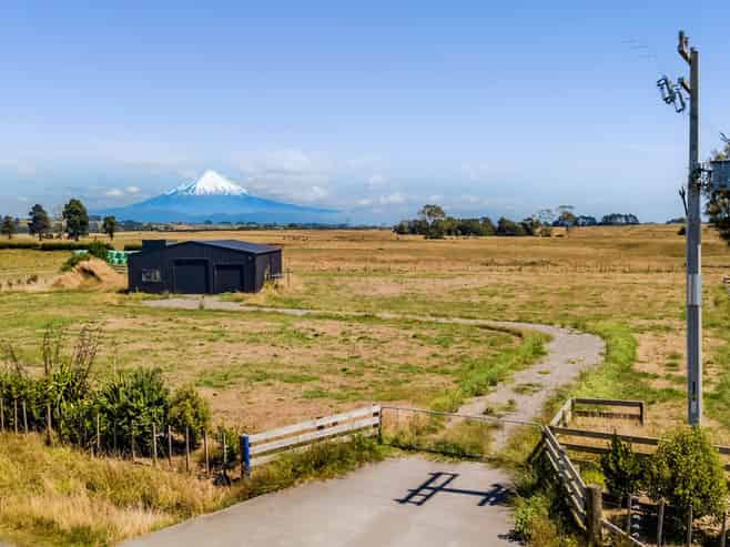 240 Ohanga Road, Onaero