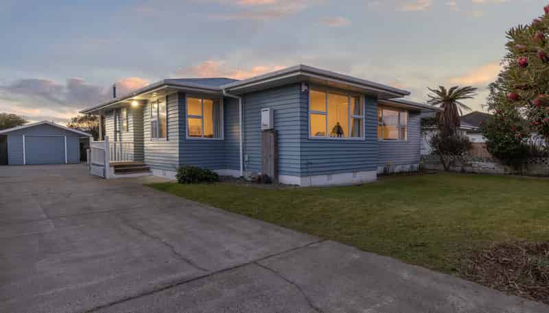 13 Bowen Street, LEVIN