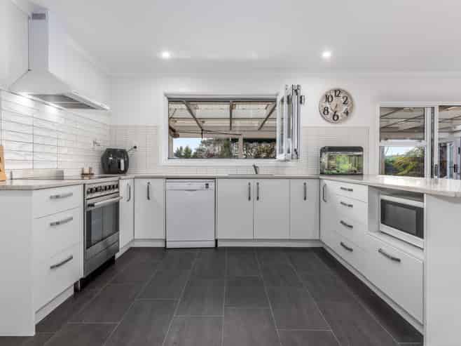 13 Bowen Street, LEVIN