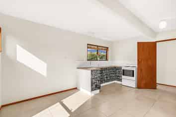 2/12 Arapiki Road, Stoke