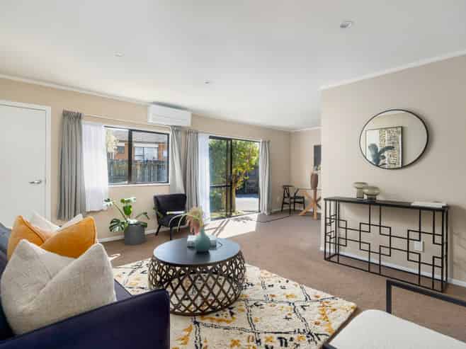 2/30 Trojan Crescent, New Lynn