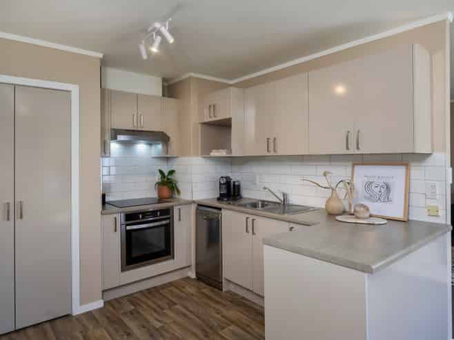 2/30 Trojan Crescent, New Lynn
