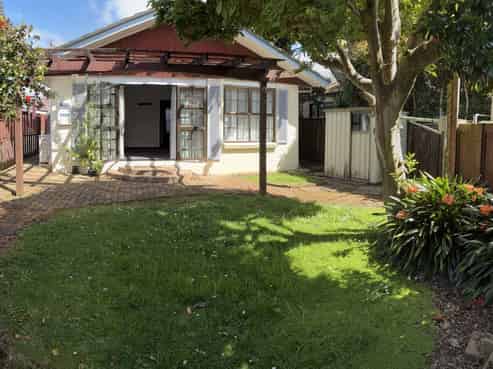 2/151 Selwyn Street, Onehunga