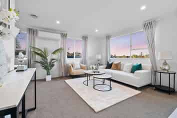 8 Corric Hill, Torbay