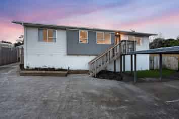8 Corric Hill, Torbay