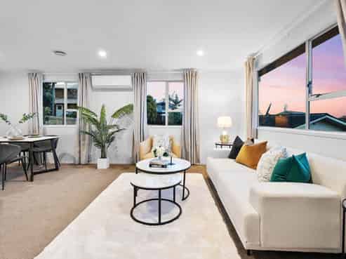 8 Corric Hill, Torbay