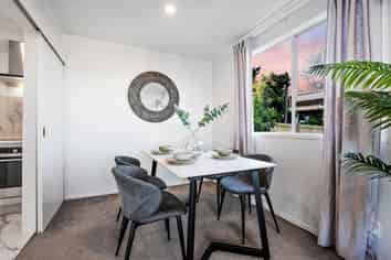 8 Corric Hill, Torbay