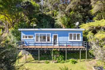 26 Ocean View Road, Huia