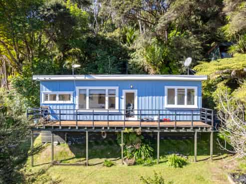 26 Ocean View Road, Huia