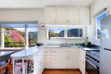 26 Ocean View Road, Huia