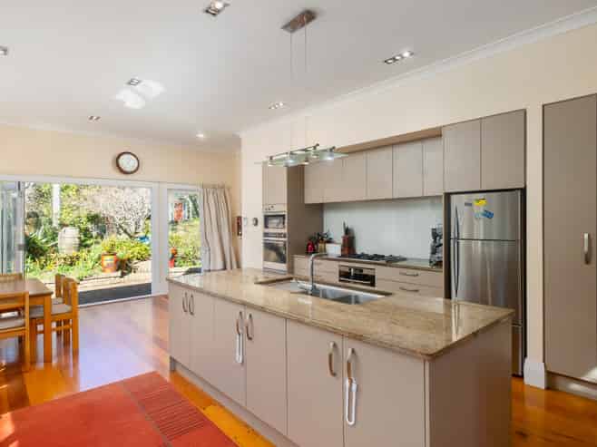 12 Ferner Avenue, Mount Albert