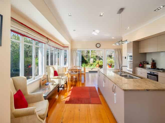 12 Ferner Avenue, Mount Albert