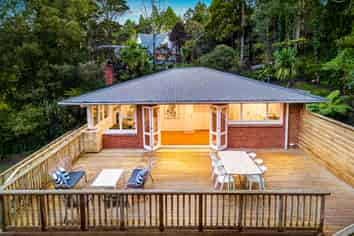 208 Forest Hill Road, Waiatarua