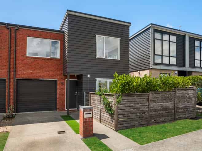 67 Andrew Jack Road, Millwater