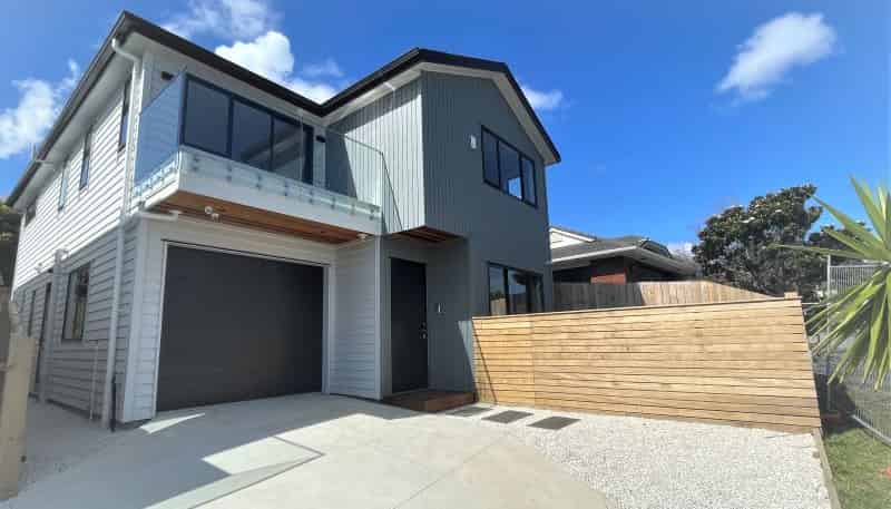 2B Askew Place, Farm Cove