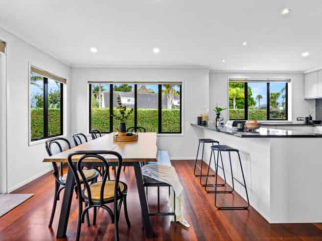 98b Western Hills Drive, Kensington