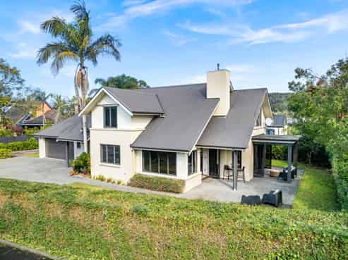 98b Western Hills Drive, Kensington