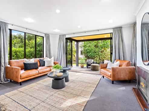 98b Western Hills Drive, Kensington