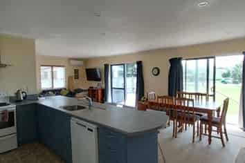 425 Linton Crescent, Whangamata