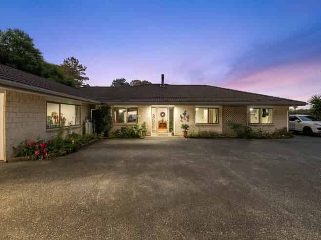 42 Urumaraki Avenue, Helensville