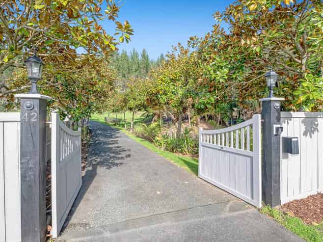 42 Urumaraki Avenue, Helensville