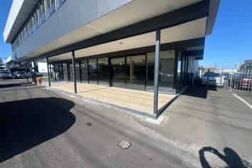 Showroom/Warehouse - Ellerslie