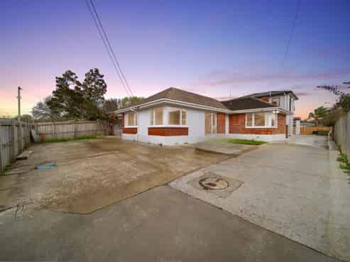 51 Hallberry Road, Mangere East