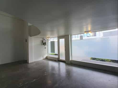 Pocket rocket tenancy