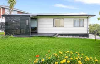 274 Great North Road, Henderson