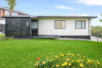 274 Great North Road, Henderson