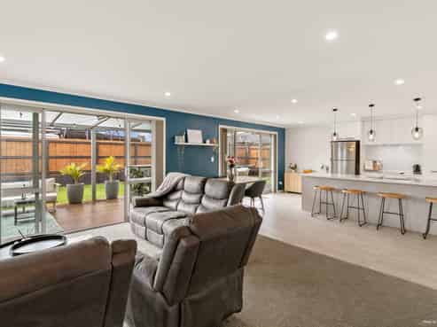 9 Tahuna Minhinnick Drive, Glenbrook