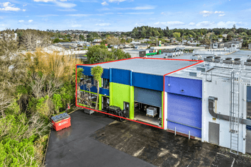 NORTHCOTE INDUSTRIAL UNIT WITH EXCEPTIONAL PAR...