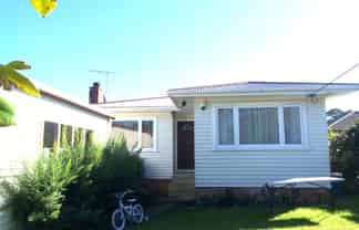 27 Sylvan Crescent, Te Atatu South