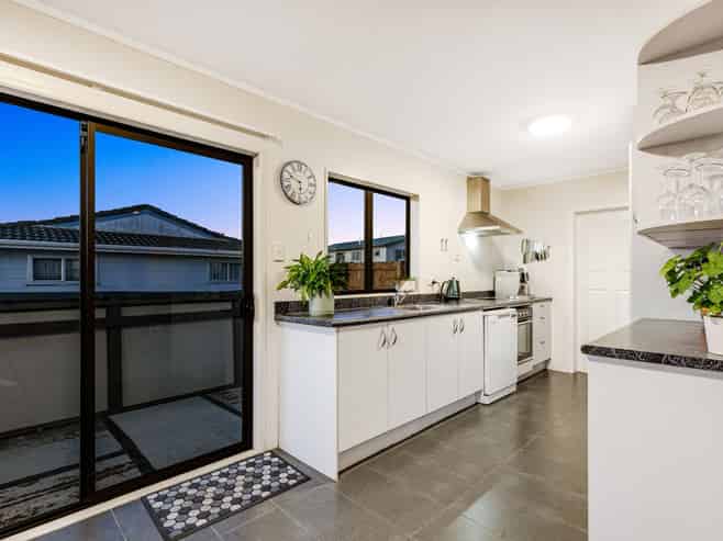 8 Outram Grove, Kelson