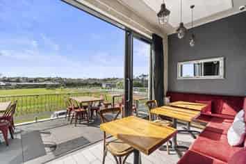 STEP INTO SUCCESS - 155M² HOSPITALITY SPACE
