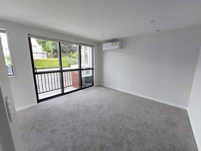 30C Claude Road, Epsom