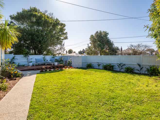 28 Haig Avenue, Three Kings