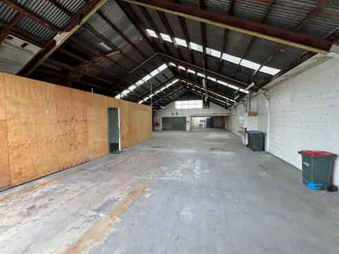 CBRE | High-Profile Industrial Warehouse