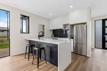 2 Poutawa Lane, Clarks Beach