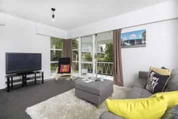 2/44 O'Halloran Road , Howick