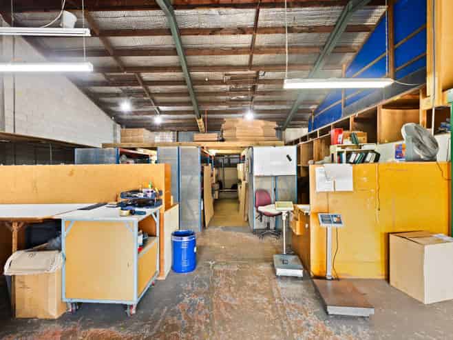 360sqm corner warehouse